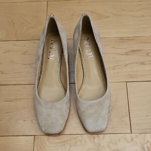 NYDJ Women's Beige Suede Heels